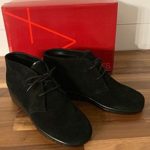 Brand New Aerosoles Black Suede and Leather Ankle Boots/ Booties Women’s Sz. 10